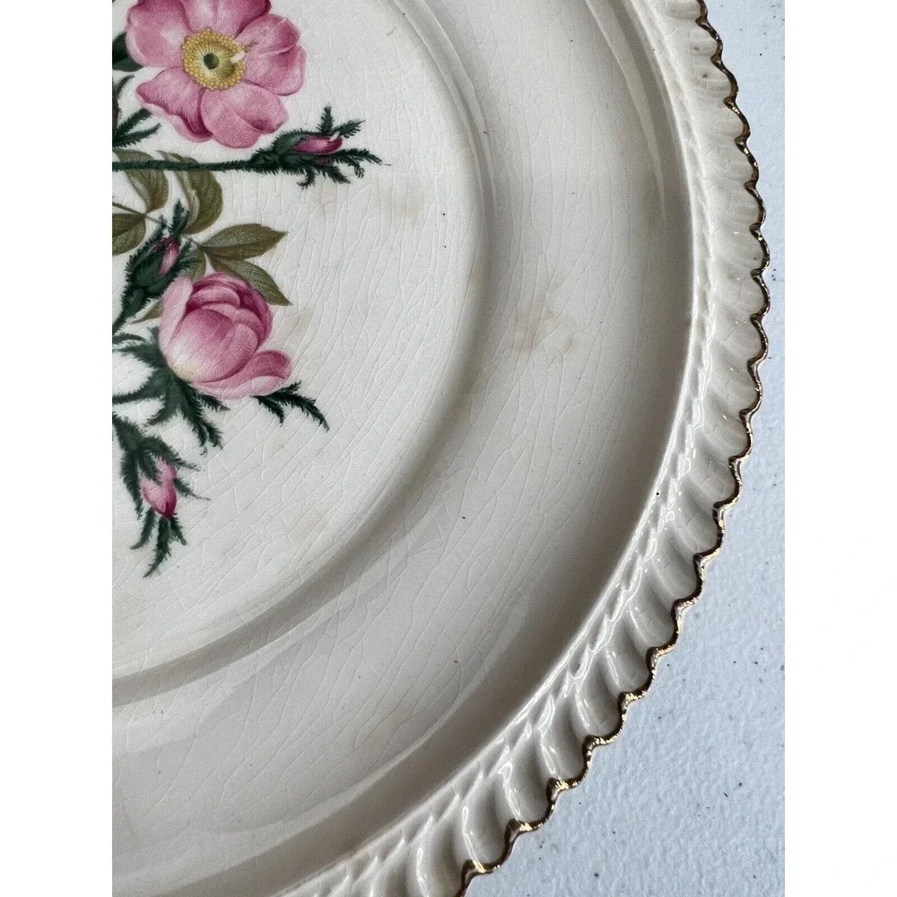 Vintage The‎ Harker Pottery Co. 22 KT. Gold Floral Scalloped Edge Dinner Plate